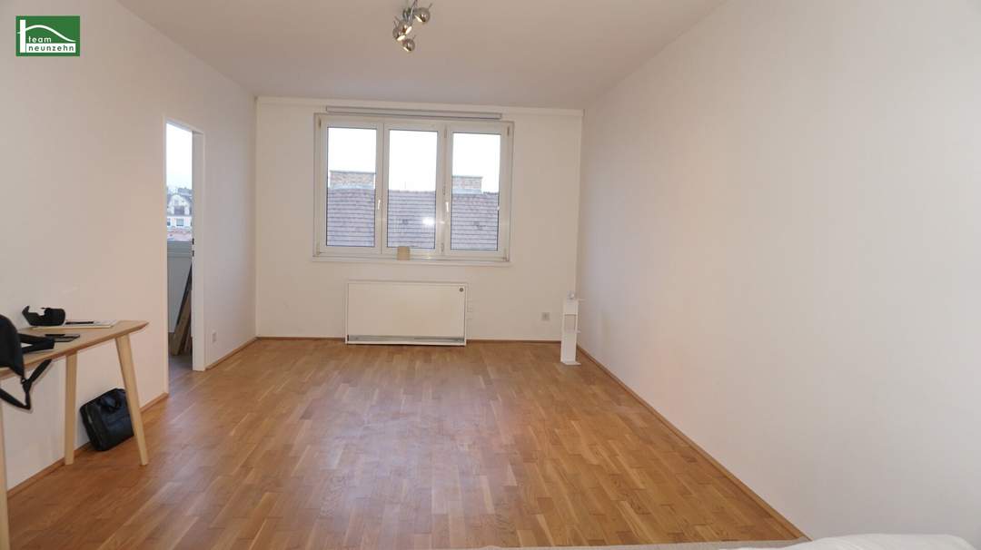 Renovierte Garconniere im letzten Stock mit tollem Weitblick, nähe Hauptbahnhof. Pendler, Studentenhit, Anleger etc. Leicht vermietbar!