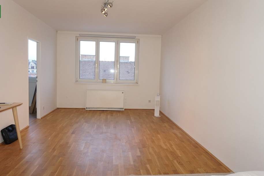 Renovierte Garconniere im letzten Stock mit tollem Weitblick, nähe Hauptbahnhof. Pendler, Studentenhit, Anleger etc. Leicht vermietbar!, Wohnung-legalform.mietkauf, 176.000,€, 1150 Wien 15., Rudolfsheim-Fünfhaus