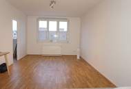 Renovierte Garconniere im letzten Stock mit tollem Weitblick, nähe Hauptbahnhof. Pendler, Studentenhit, Anleger etc. Leicht vermietbar!