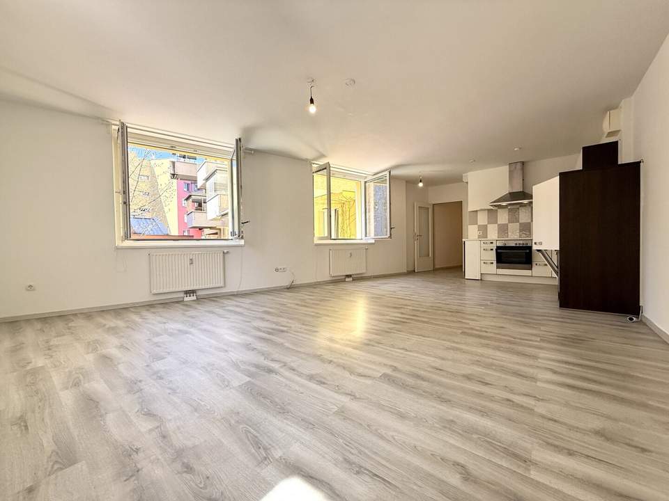 Ca. 29m² Außenfläche I großzügige ca. 43m² Wohnküche I Fernwärme I Sauna in der Anlage