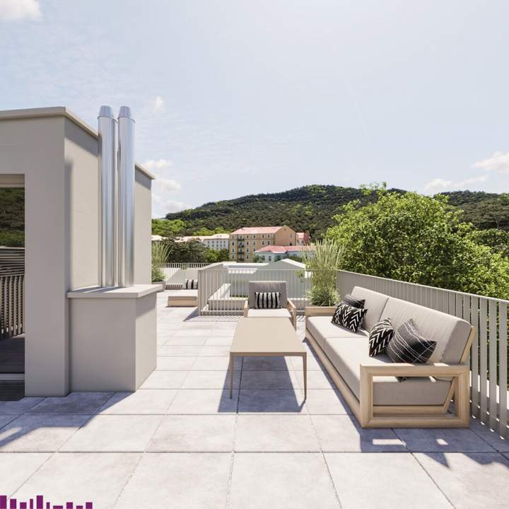 Abkühlen im hauseigenen Pool .... Ihre Traumwohnung mit Terrasse oder Garten und Fernblick Nähe Maurer Wald PROVISIONSFREI !!
