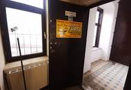 Renovieren/sanieren, einziehen. 1 große Einraumwohnung. Küche mit viel Platz. Werkstatt im Hoftrakt + Souterrain separat oder zusammen zu erwerben.
