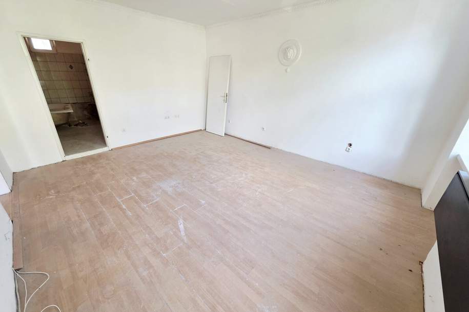 Selbst gestalten! Altbauwohnung mit Renovierungsbedarf in der schönen Hasnerstraße! Perfekte Infrastruktur und Anbindung + Ruhige Fahrradstraße + Balkonanbau möglich! Jetzt zugreifen!, Wohnung-kauf, 209.000,€, 1160 Wien 16., Ottakring