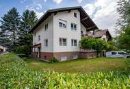 Zweifamilienhaus mit großem Garten, KFZ-Stellplätzen, Carport und Garage