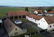 Bauernhaus mit Nebengebäude im Pinkatal