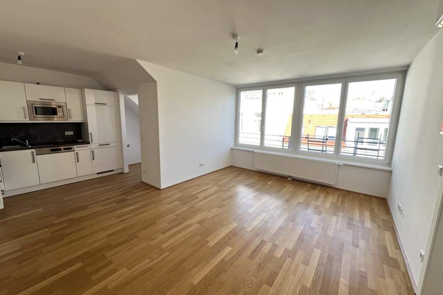 UNBEFRISTET - Helle und ruhige 2-Zimmer Dachgeschoss-Wohnung mit rd. 12 m2 Terrasse, Klimaanlage, Abstellraum und Kellerabteil, Wohnung-miete, 1.621,16,€, 1080 Wien 8., Josefstadt