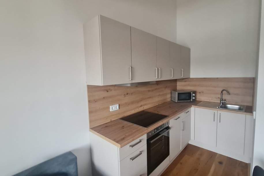 Charmante Dachgeschosswohnung mit Balkon – Ideal für Singles oder Paare!, Wohnung-miete, 750,00,€, 5280 Braunau am Inn