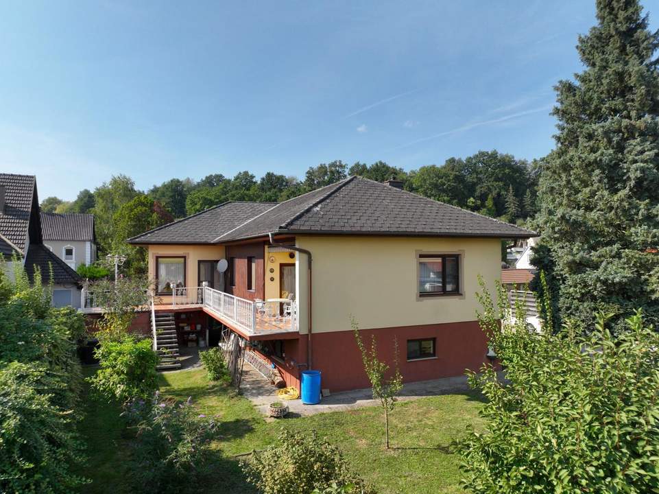 Geräumiger Bungalow mit Garten