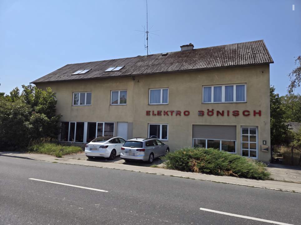 Bauträger & Investoren aufgepasst! Attraktives, ca. 3.500 m² großes Baugrundstück mit Entwicklungspotenzial