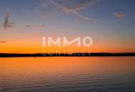 Bootshaus mit Garage, Kran, Wohnflächen und Terrassen mitten am See