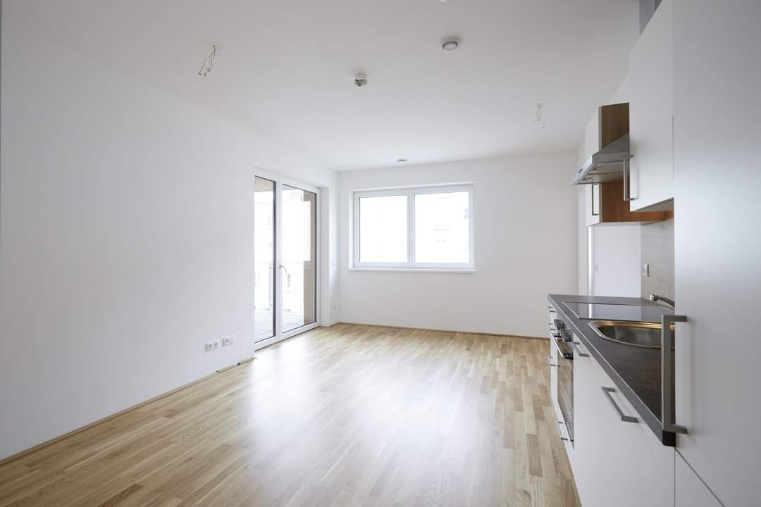Helle und freundliche 2 Zimmerwohnung im Zentrum mit Loggia und Küche