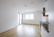 Helle und freundliche 2 Zimmerwohnung im Zentrum mit Loggia und Küche