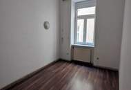 Top 11 - Günstige 2,5-Zimmer-Altbau Wohnung mit guter Raumaufteilung – **ANFRAGEN NUR ÜBER DAS KONTAKTFORMULAR**