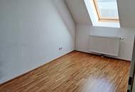 VIKTORGASSE, TERRASSENHIT, 77 m2 Dachgeschoß mit 55 m2 Terrasse, 2 Zimmer, Wohnküche, Wannenbad, Parketten, U1-Nähe