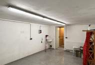 "Charmantes Einfamilienhaus mit Terrasse, Garage und zusätzlichem Grundstück"