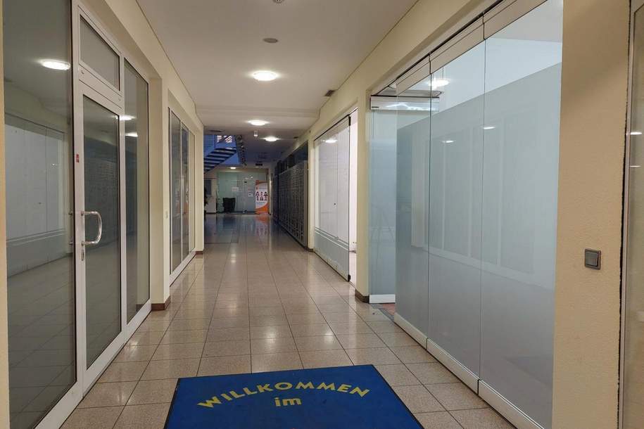 Zwei barrierefreie Geschäftslokale inkl. zwei Parkplätzen am Oberwarter Hauptplatz, Gewerbeobjekt-kauf, 150.000,€, 7400 Oberwart