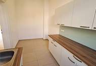 ROCHUSMARKT-NÄHE, sonnige 103 m2 Altbau, 3 Zimmer, WG-geeignet, Küche, Wannenbad, Parketten, Geusaugasse