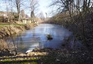 Geräumiges Wohnhaus mit großem Garten und angrenzendem Fischteich