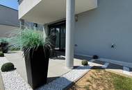 „Traumhafte Gartenwohnung – Ihr privates Paradies im Grünen“