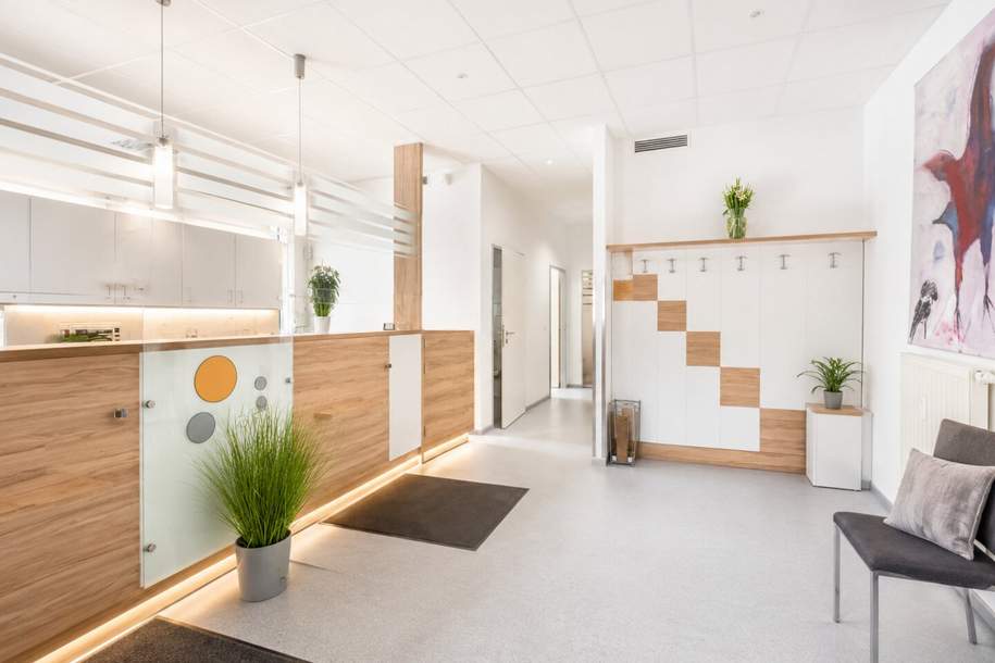 Investieren in Sicherheit und Gesundheit: Ertragsstarke Praxisimmobilie mit renommiertem Arzt als Mieter und hervorragender Erreichbarkeit, Gewerbeobjekt-kauf, 330.000,€, 8680 Bruck-Mürzzuschlag