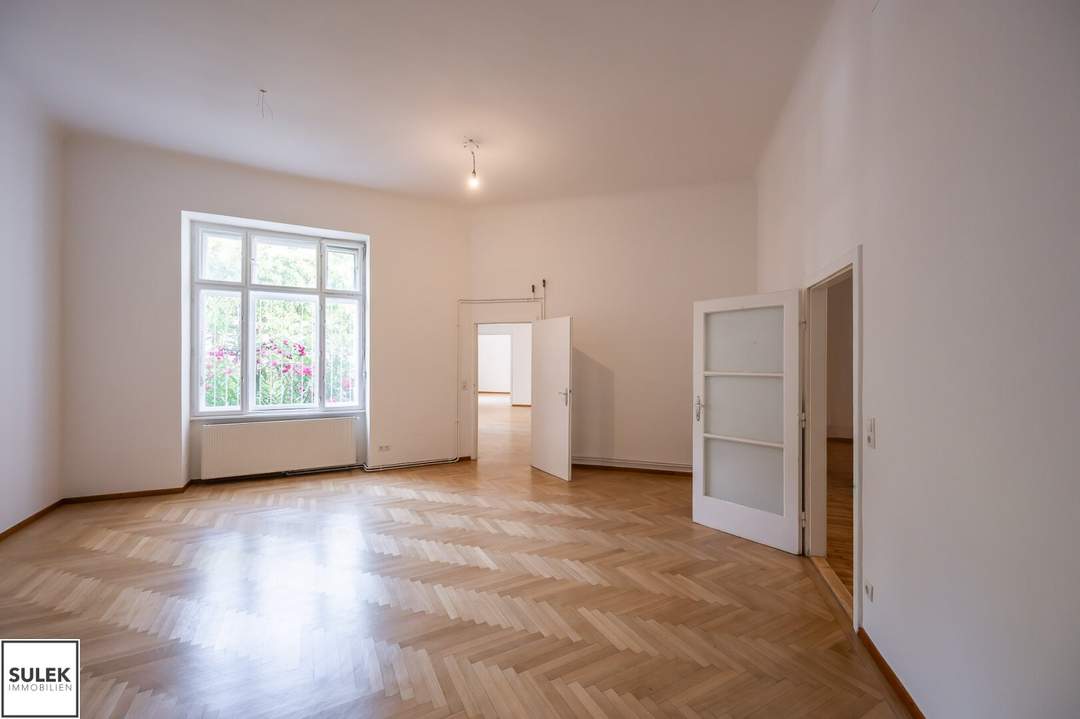 Altbau-Büro in Bestlage am Brahmsplatz
