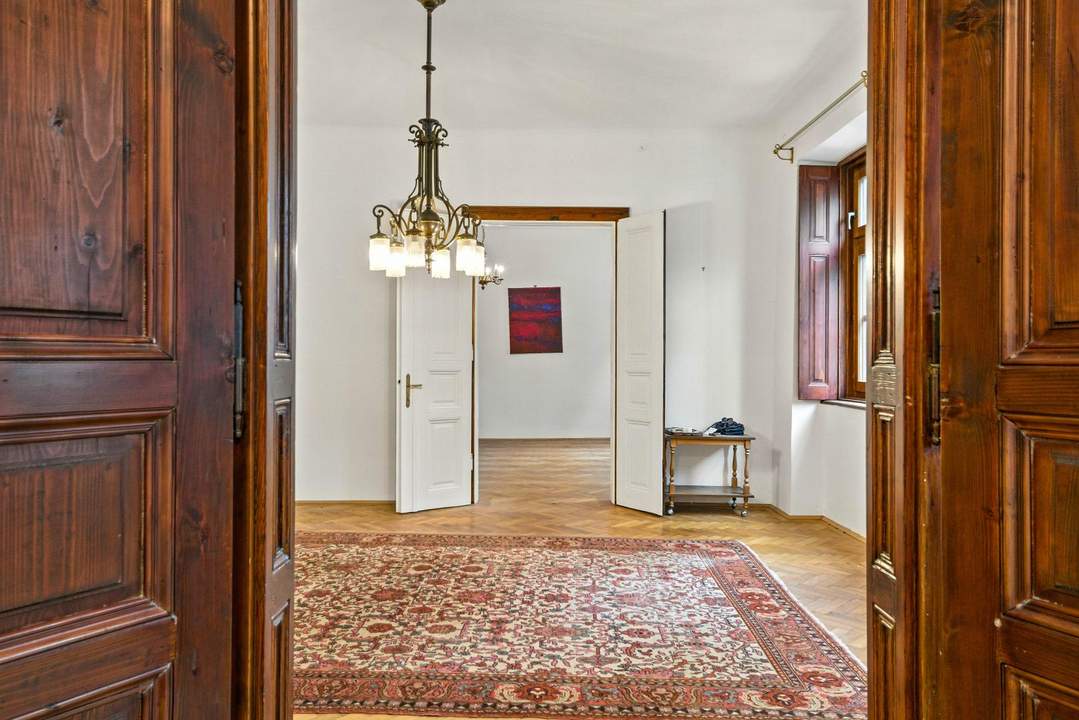 Großzügige Stadtvilla mit Gästehaus, Garten und vielseitigem Nutzungspotenzial!