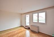 Sanierungsbedürftige Eigentumswohnung mit großzügiger Terrasse