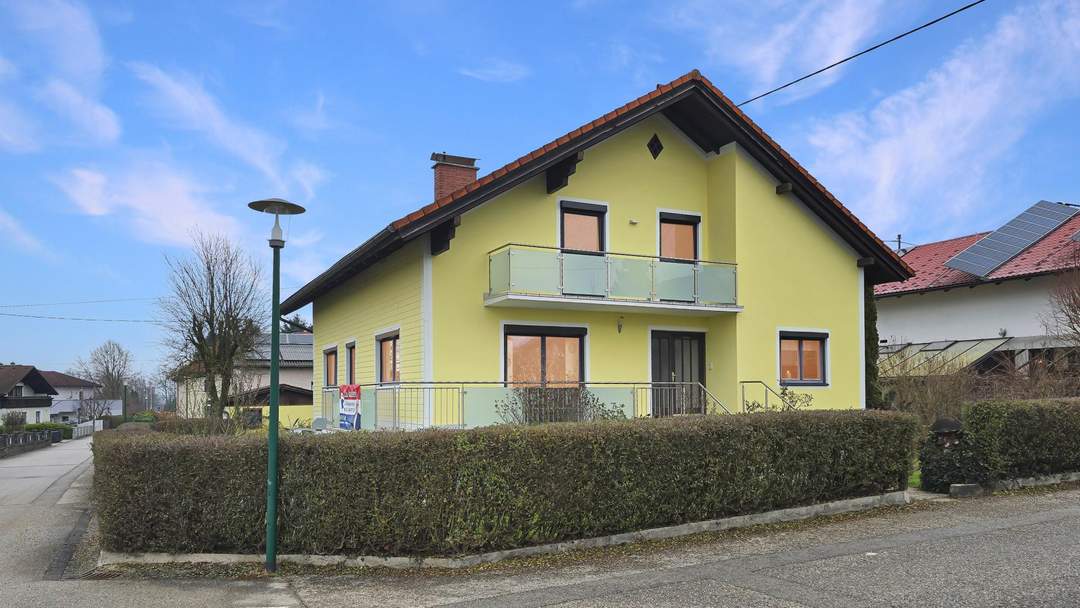 Liebevoll gepflegtes Wohnhaus mit ca. 180 m² Wohnfläche und flexibler Raumaufteilung.