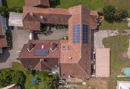 Großes Wohnhaus mit Heurigenlokal / 5 Gästezimmern und einem Miethaus