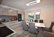 Zweifamilienwohnhaus in Sonnenlage und 2. Baulandgrundstück in beliebter Gemeinde