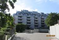 Schönes Wohnen in einer zwei Zimmer Wohnung mit ruhigem Balkon im Hof