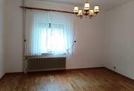 Einfamilienhaus in Top Lage mit Doppelgarage, großem Grund und Wald!