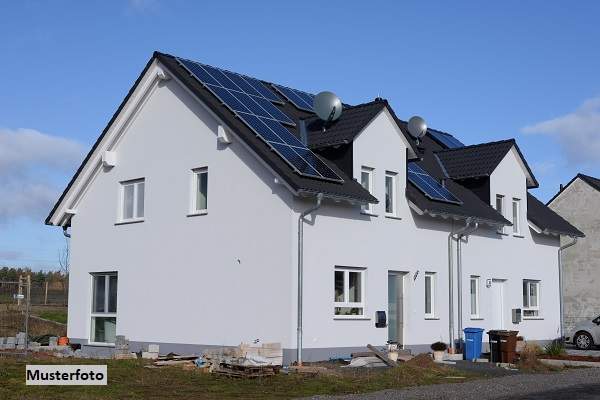 Familienfreundliche Doppelhaushälfte mit ausgebautem DG & Gartenhütte