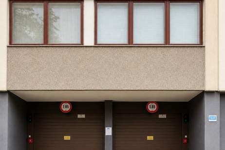 TIEFGARAGENSTELLPLATZ I direkt beim Simmeringer Bad I U-Bahn Nähe I geschütztes Parken, Kleinobjekte-kauf, 30.000,€, 1110 Wien 11., Simmering