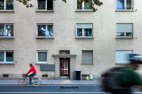 Mehrfamilienhaus mit Terrasse und Garage