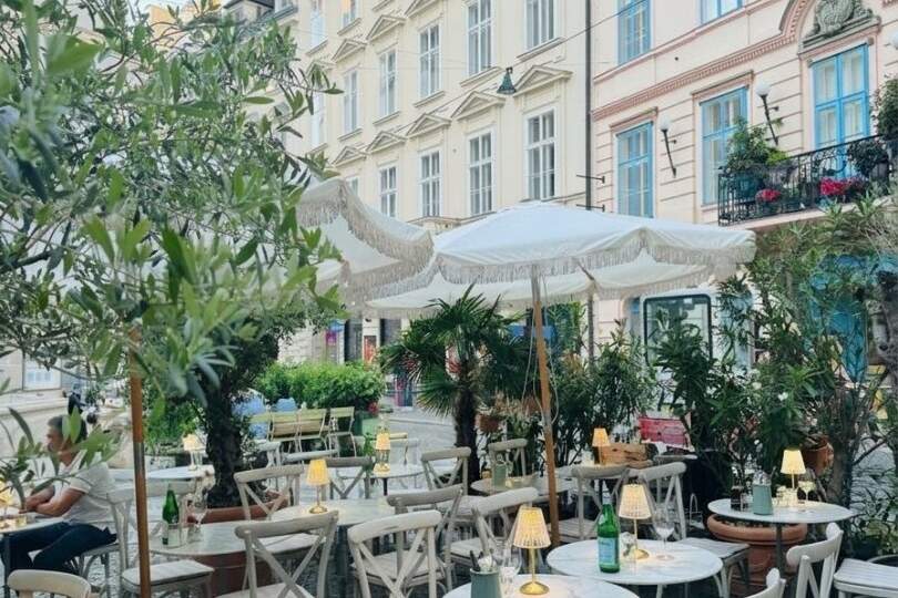 Top Lage 88m² im 1. Bezirk Wien mit Schanigarten, Gewerbeobjekt-miete, 11.974,58,€, 1010 Wien 1., Innere Stadt