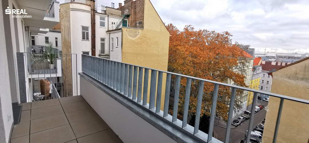 HOFSEITIGE BALKONWOHNUNG IN DER NUSSDORFER STRASSE