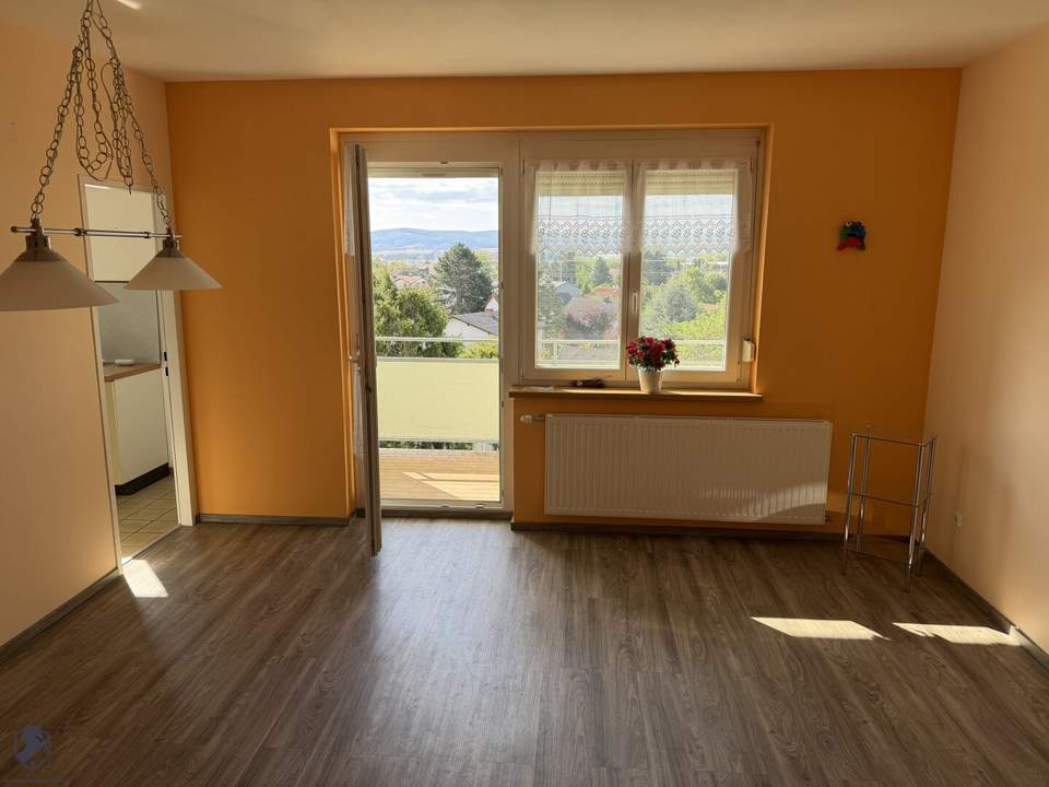 Kompakte 2-Zimmer-Eigentumswohnung mit Balkon, Stellplatz &amp; Keller