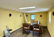 "Charmantes Einfamilienhaus mit Terrasse, Garage und zusätzlichem Grundstück"