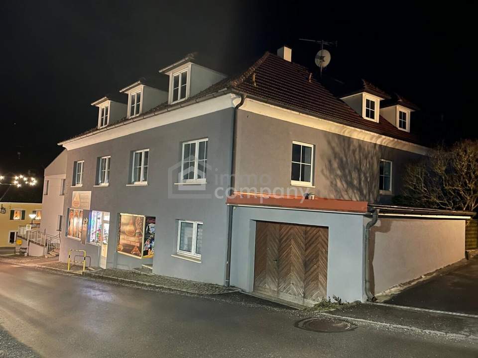 Großes Mehrfamilienhaus in Artstetten, 17 Zimmer, Garten, Garagen, Top Ausstattung!