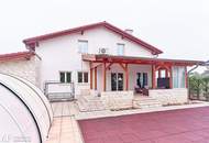 Wohnhaus, Pool, Garage Klima