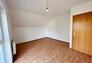 Schönes Haus mit großem Garten und 2 KFZ-Abstellplätzen!