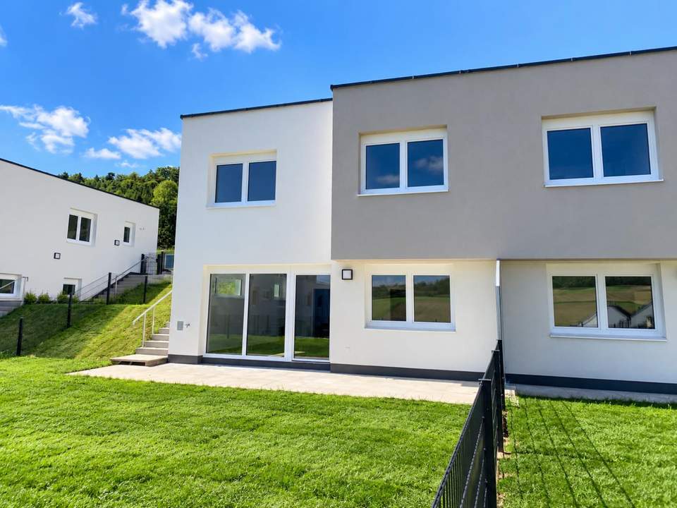 Neue 4-Zimmer-Reihenhäuser in erhöhter Lage. Provisionsfrei!