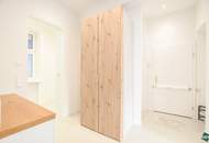 Erstbezug nach Sanierung: Möblierte 2-Zimmer-Wohnung mit Garten