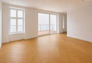 Exklusives Wohnen auf einer ganzen Etage – kernsanierter Stilaltbau mit zwei Balkonen und 6 Zimmer!
