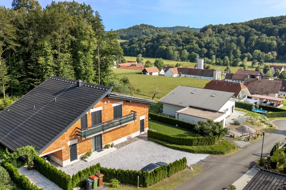 Hochkarätiges Mehrfamilienhaus im steirischen Thermen - und Vulkanland – stilvolles Wohnen in Aussichtslage, Haus-kauf, 830.000,€, 8342 Südoststeiermark