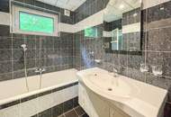 Exklusive Bauhaus-Villa mit Parkgarten & Pool am Waldrand