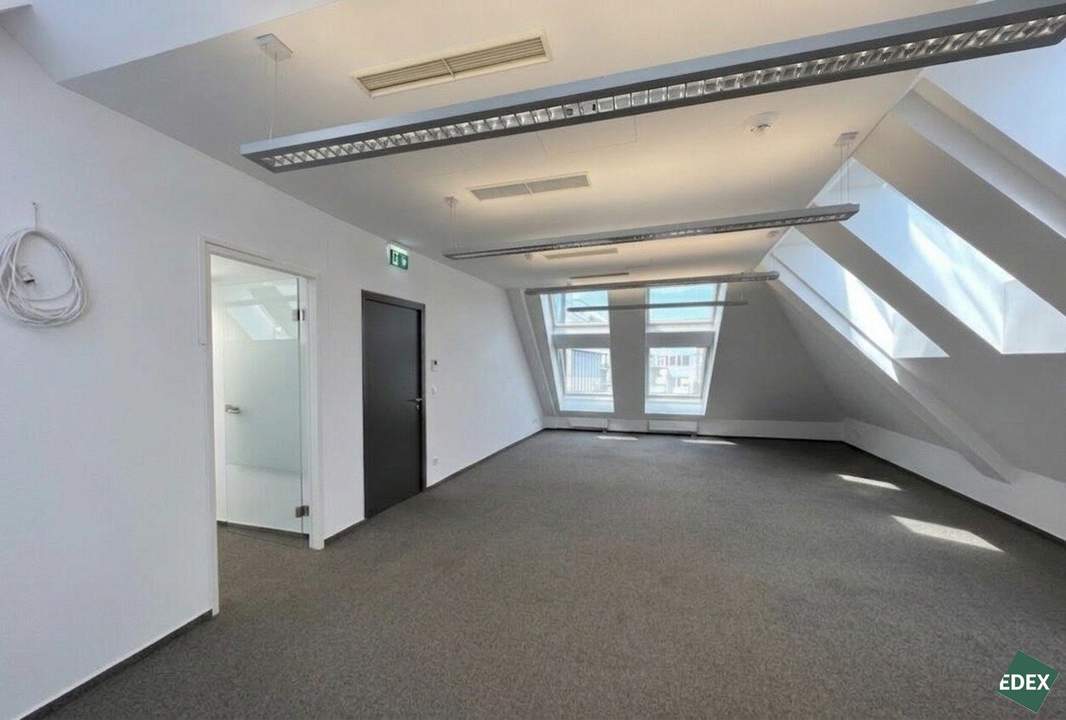 Modernes Dachgeschossbüro Nähe Innenstadt &amp; Augarten