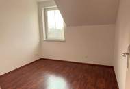 "4 Zimmer-Wohnung mit großer Dachterrasse, Loggia und Garagenstellplatz!"