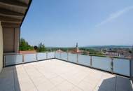 130 m² WOHNFLÄCHE – DACHTERRASSE MIT PANORAMABLICK – SOFORT VERFÜGBAR! Modernes Wohnen über drei Etagen im Zentrum von Sierning!
